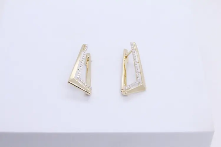 Серьги Династия 021182-4102 вес 2.7 г золото, фианит купить,218400