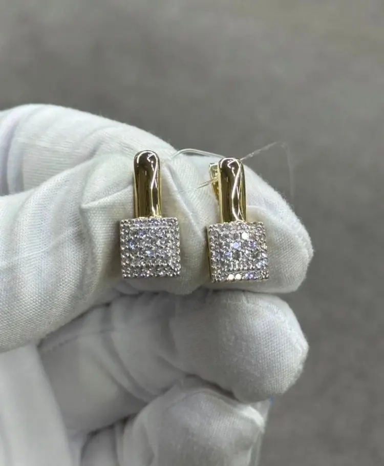 Серьги Trilliant 20395-32-10 вес 3.2 г золото, бриллиант купить,673000