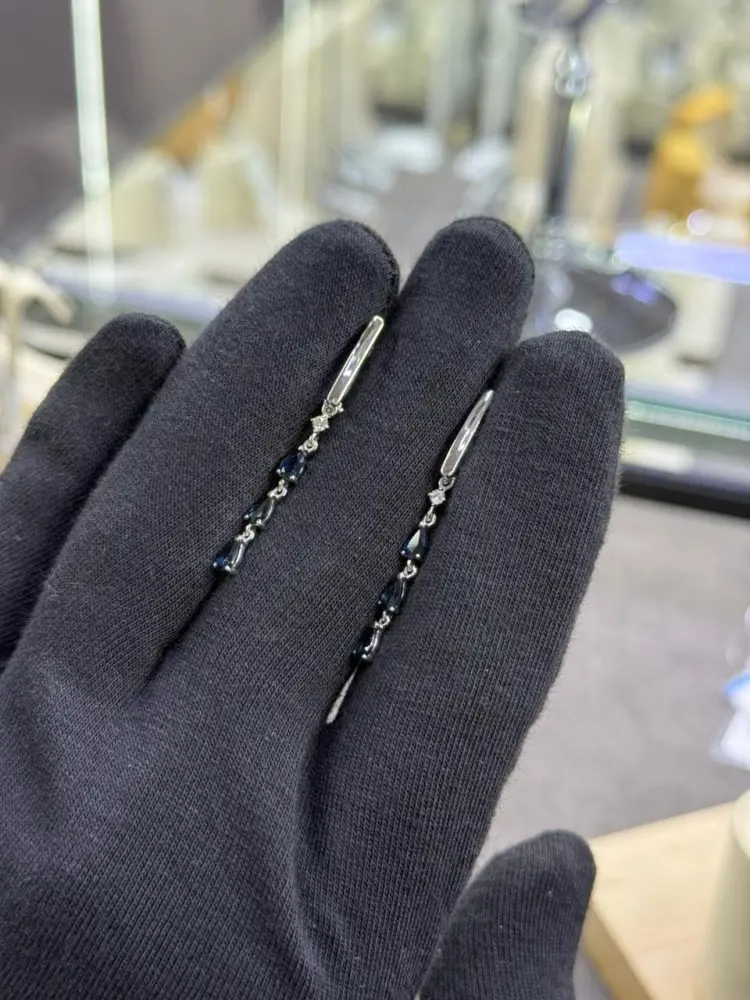 Серьги Trilliant 20352-20-02 вес 3 г золото, сапфир, бриллиант купить,627000