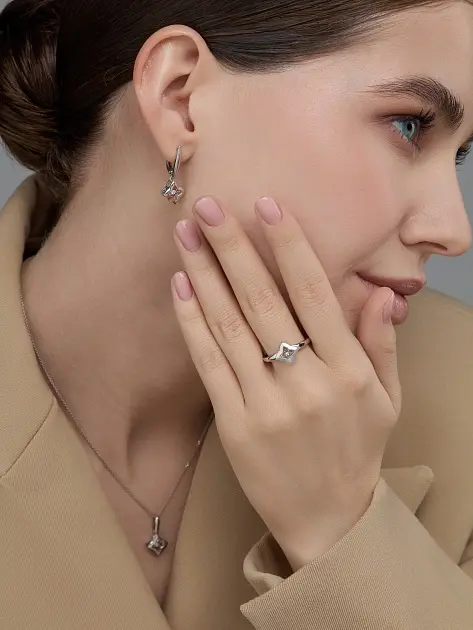 Серьги АЛЬКОР 26073-200 вес 3.76 г золото, бриллиант купить,NaN