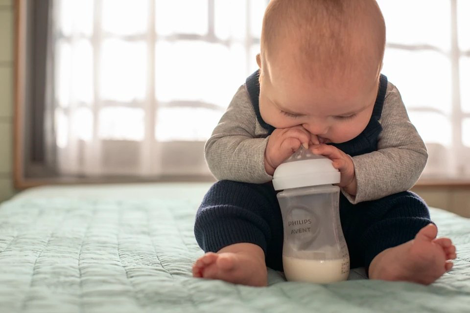 Бутылочка Philips Avent SCY903/01 260 мл прозрачный купить,NaN