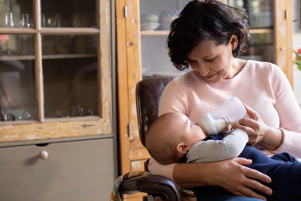 Бутылочка Philips Avent SCY903/01 260 мл прозрачный купить,NaN