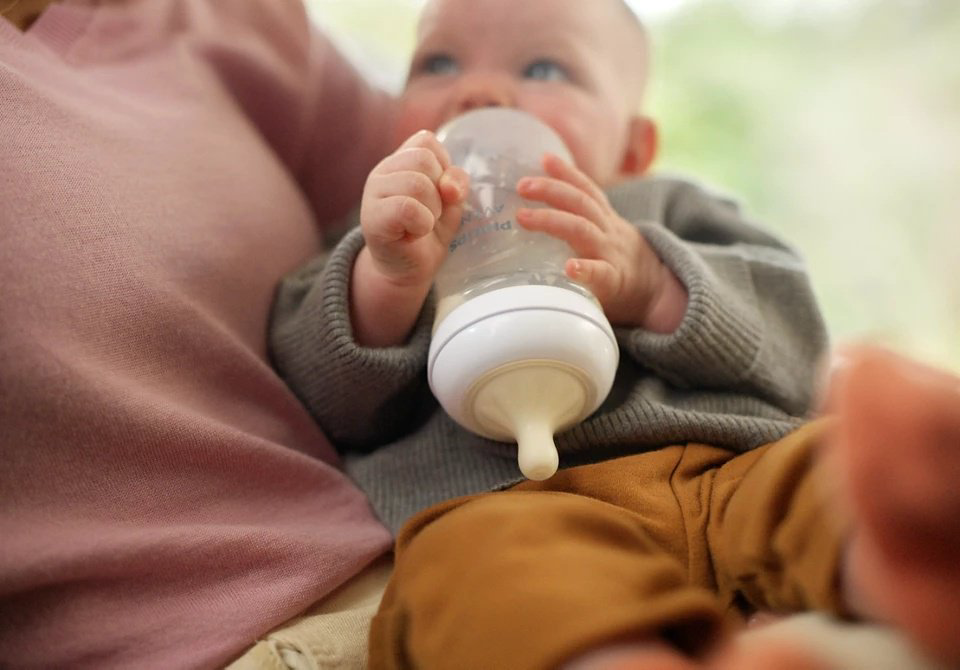 Бутылочка Philips Avent SCY903/01 260 мл прозрачный купить,NaN