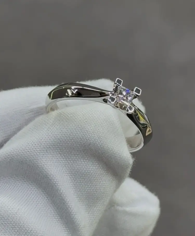 PRESTIGE JEWELRY К-187-02 размер 17 вес 2.7 г золото, бриллиант купить,671700