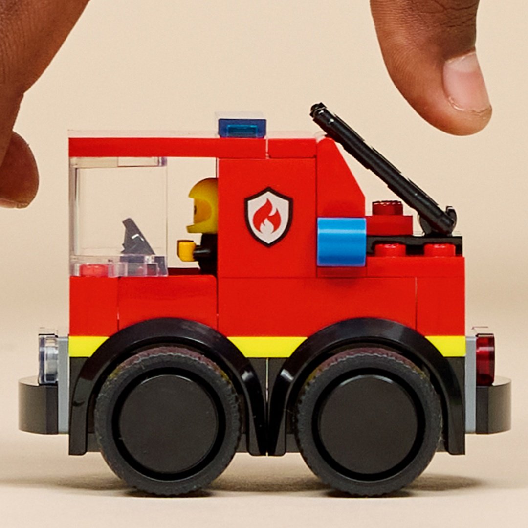 Конструктор LEGO Аттракционы – Пожарная машина 60482, деталей 67 шт