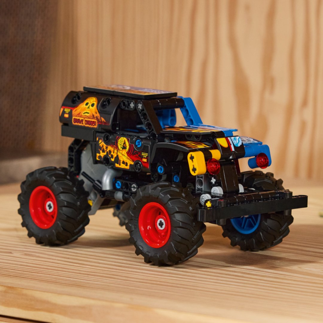 Конструктор LEGO Monster Jam Могильщик «Лед и пламя» 42219, деталей 263 шт