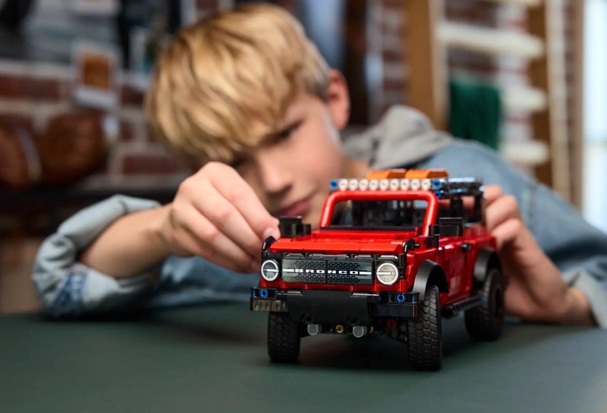 Конструктор LEGO Technic 42213, деталей 943 шт купить,51442