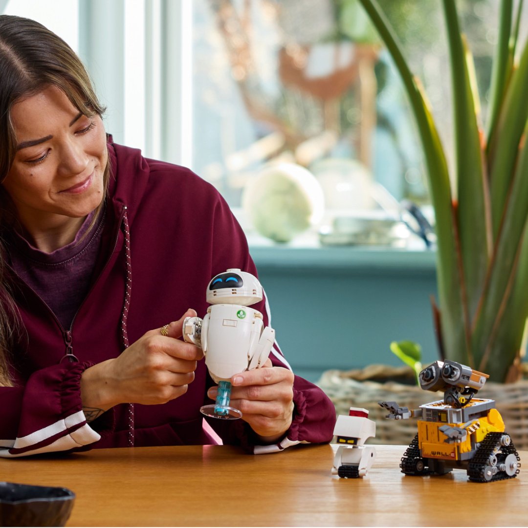 Конструктор LEGO Валли и Ева 43279, деталей 811 шт купить,59287