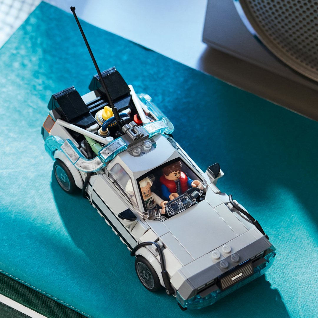 Конструктор LEGO Машина времени из «Назад в будущее» 77256, деталей 357 шт