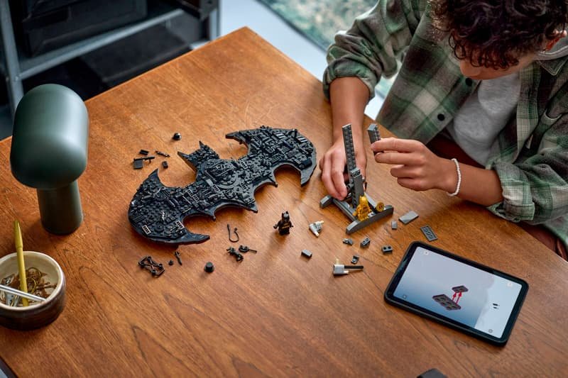 Конструктор LEGO Логотип Бэтмена 76330, деталей 678 шт купить,NaN