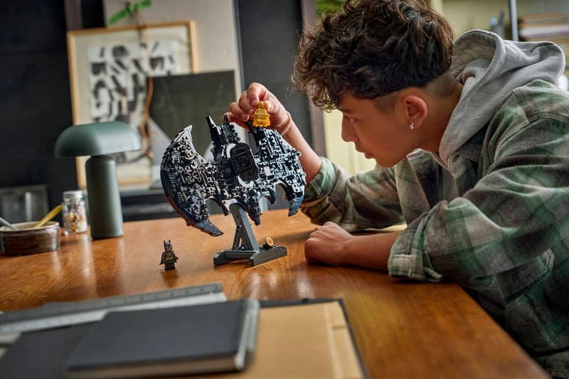 Конструктор LEGO Логотип Бэтмена 76330, деталей 678 шт купить,NaN