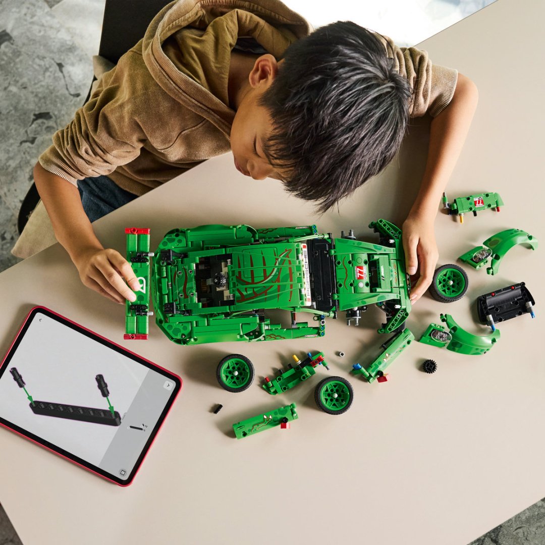 Конструктор LEGO Гоночный автомобиль Porsche 911 GT3 R REXY AO Racing 42224, деталей 1313 шт купить,110288