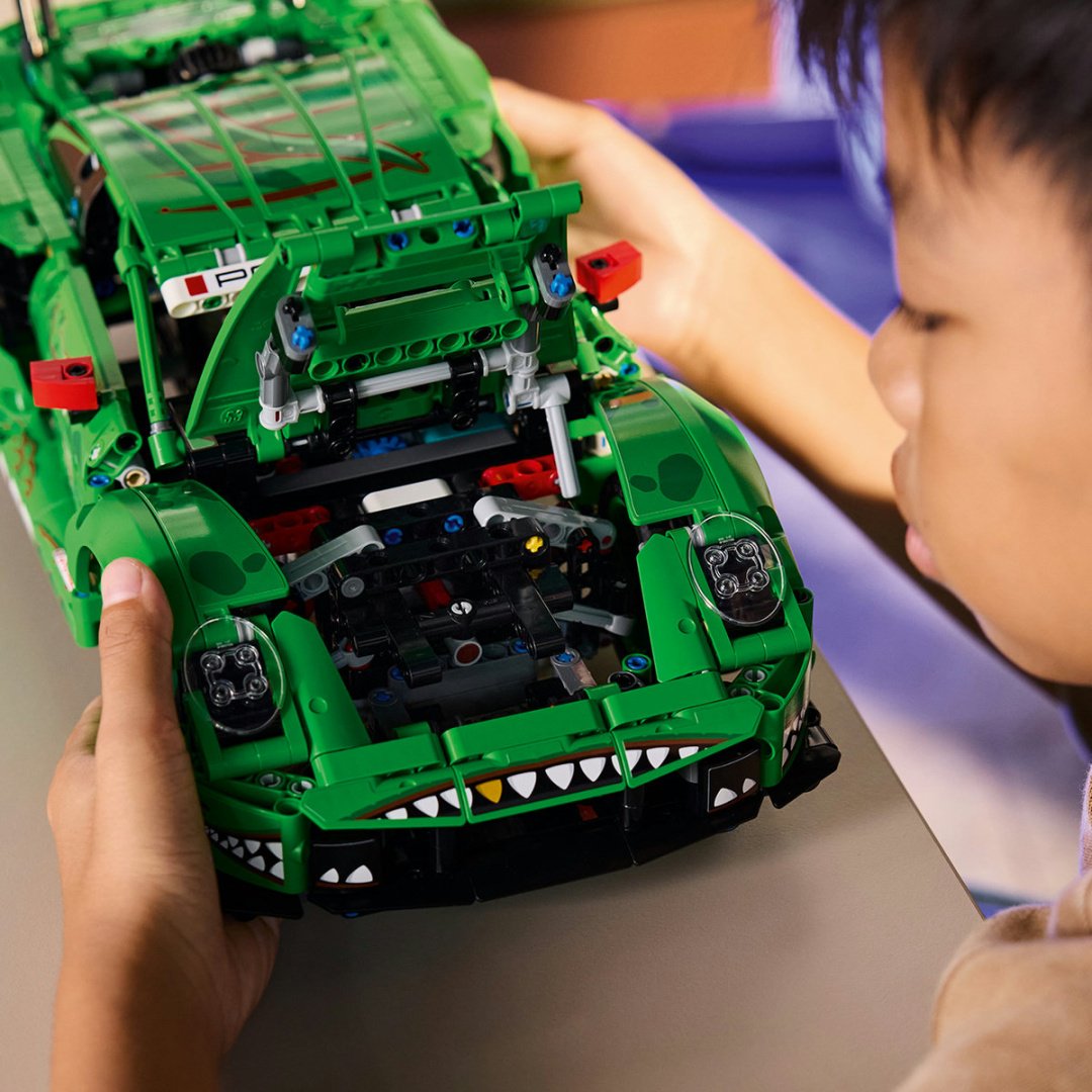 Конструктор LEGO Гоночный автомобиль Porsche 911 GT3 R REXY AO Racing 42224, деталей 1313 шт купить,110288