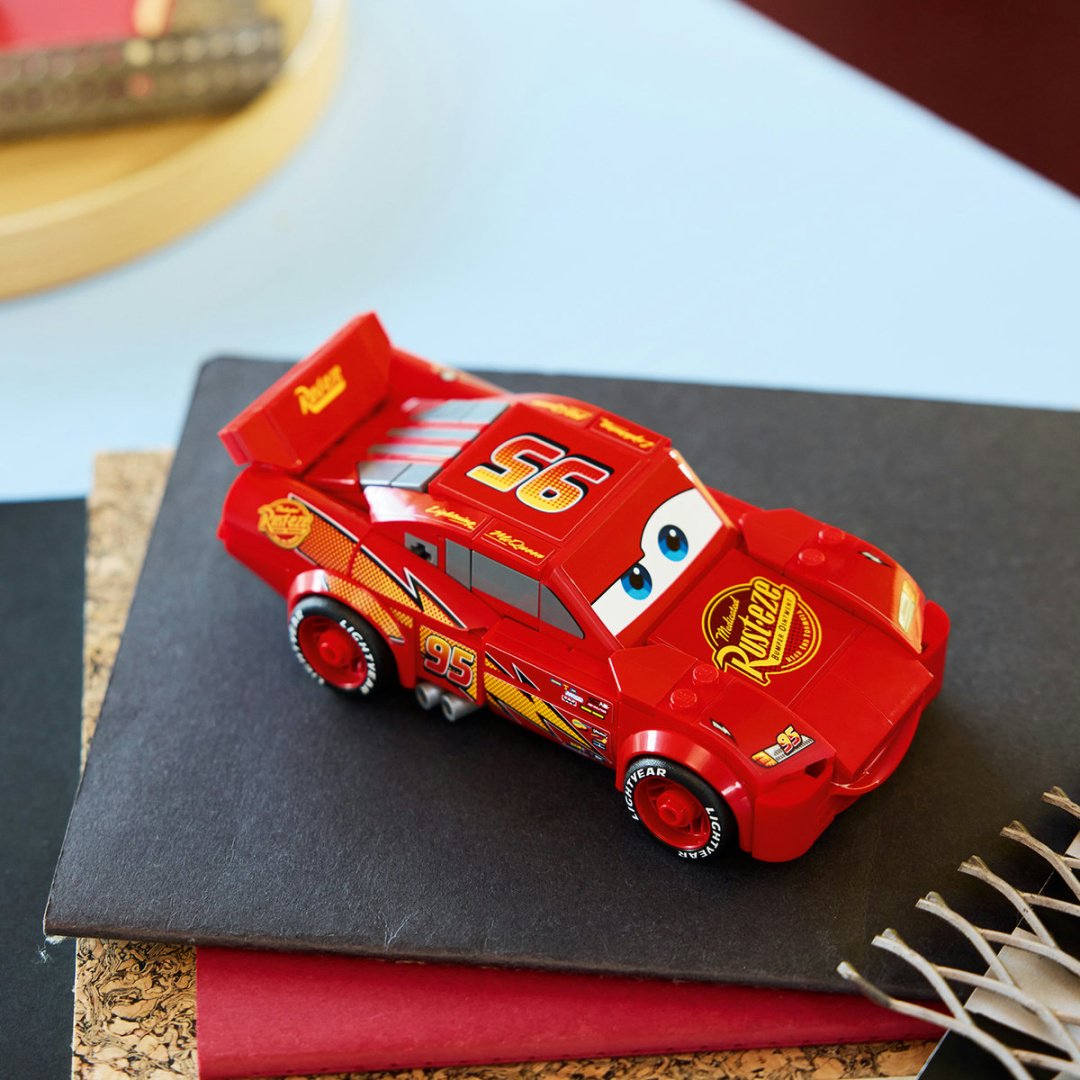 Конструктор LEGO Молния Маккуин 77255, деталей 270 шт