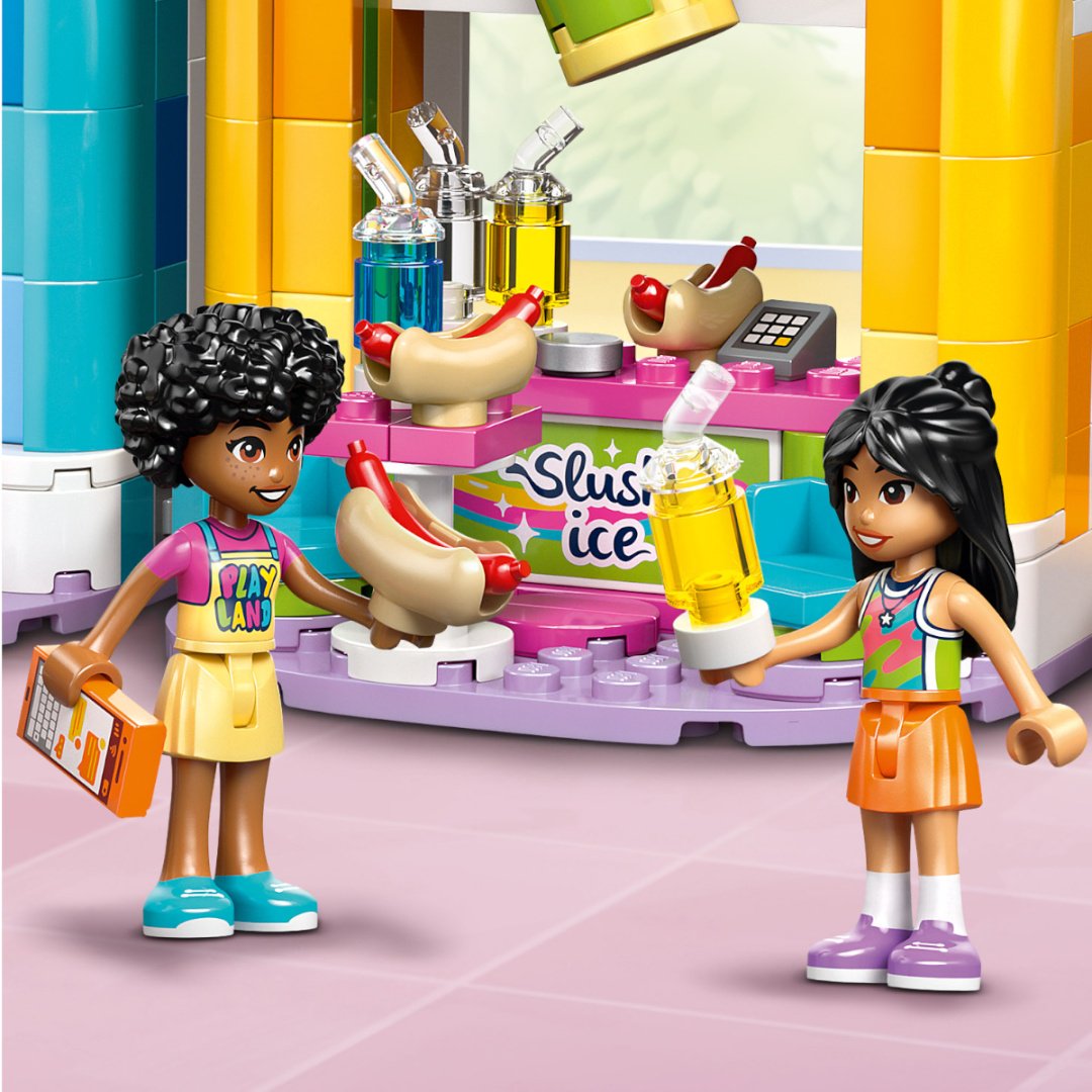 Конструктор LEGO Веселая крытая игровая площадка 42686, деталей 668 шт