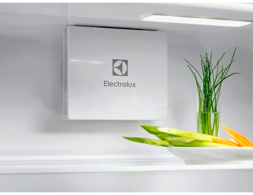 Холодильник Electrolux ERD6DE18S1 белый купить,NaN