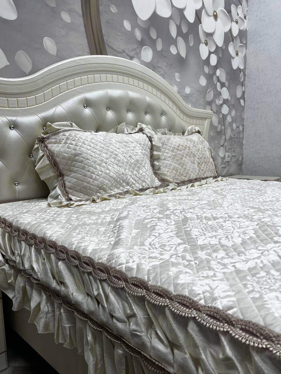 Покрывало с наволочками Хан Сарай 240х260 см, велюр, белый