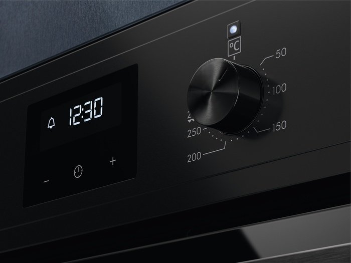 Духовой шкаф Electrolux EOF 3H40 TH черный