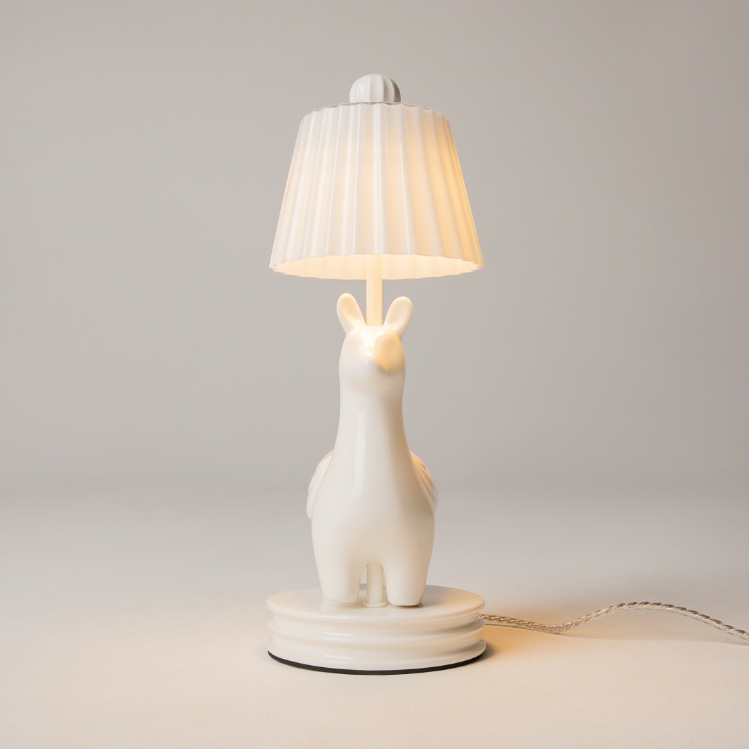 Настольная лампа Maytoni Modern LED, 7 Вт, металл купить,NaN