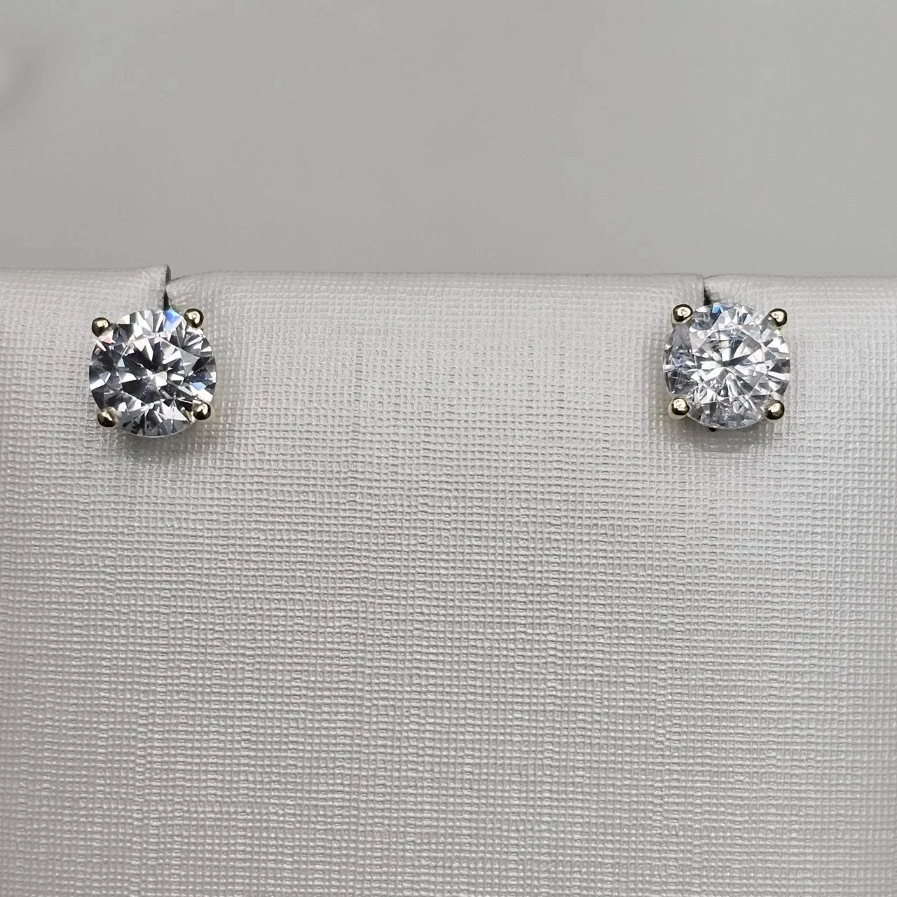 Серьги Deimantas 112818849 1,45гр. купить,NaN