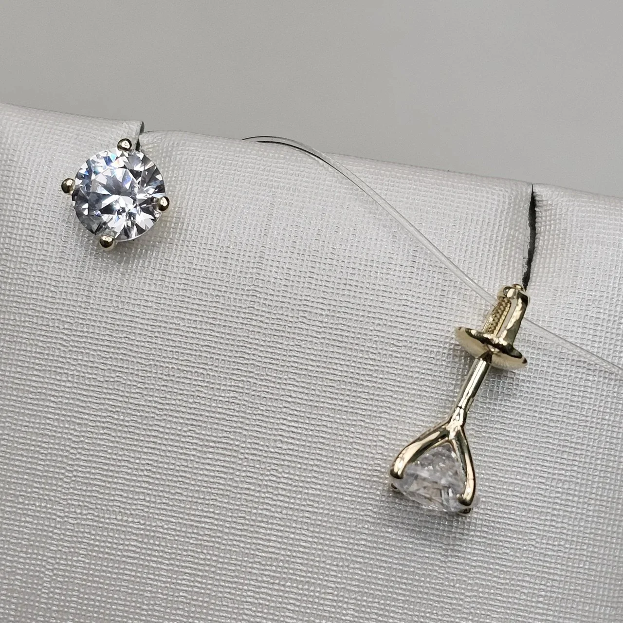 Серьги Deimantas 112818849 1,45гр. купить,NaN