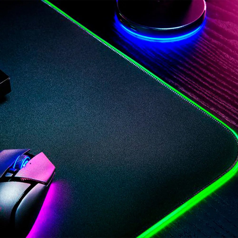 Коврик для мыши Razer Goliathus Chroma 3XL RZ02-02500700-R3M1 1200x550x30 мм черный купить,NaN