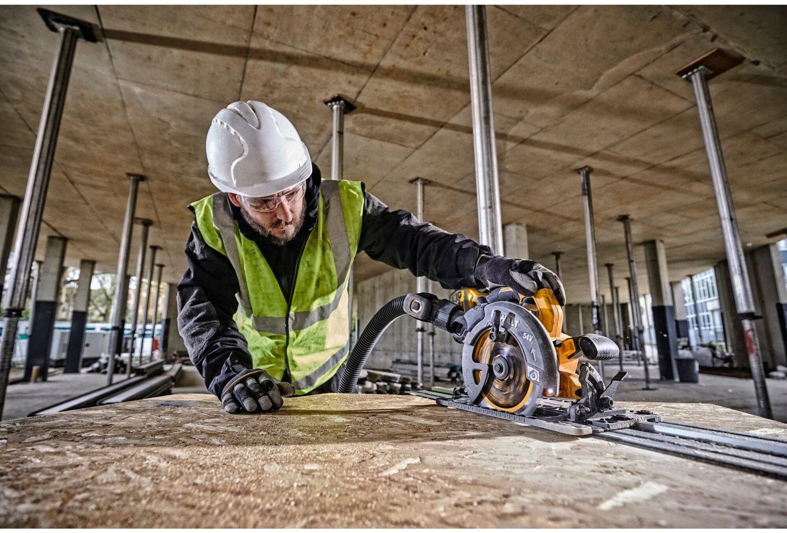 Дисковая пила DeWALT DCS579NT-XJ, аккумуляторная купить,0