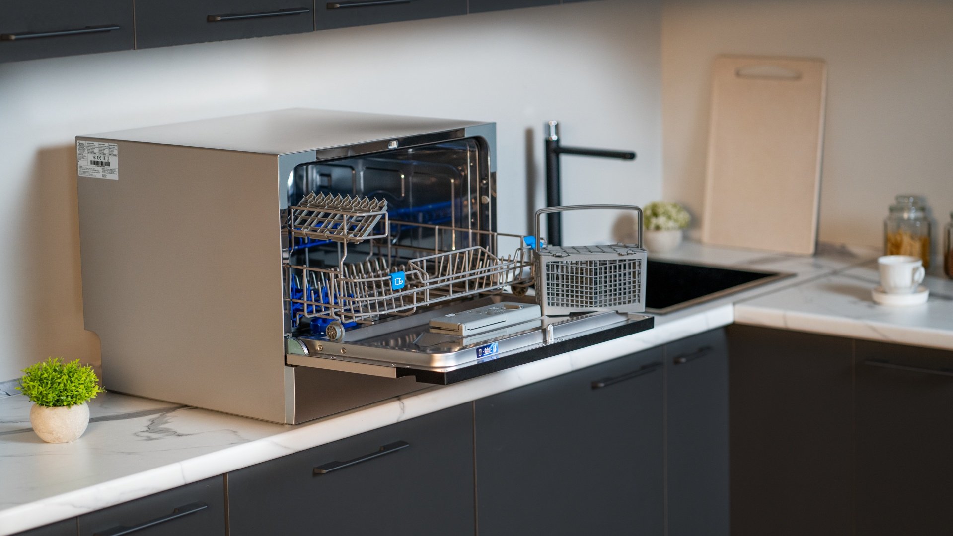 Посудомоечная машина Midea MCFD55S460Si-C серый купить,0