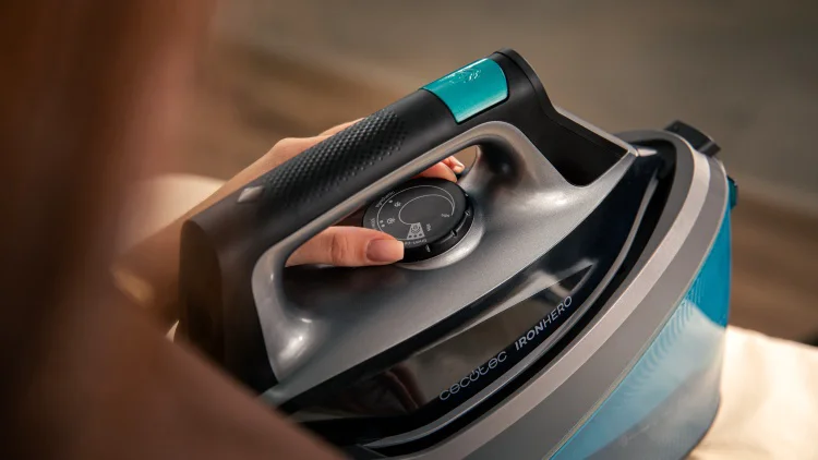 Гладильная система Cecotec IronHero H-2800 Station черный