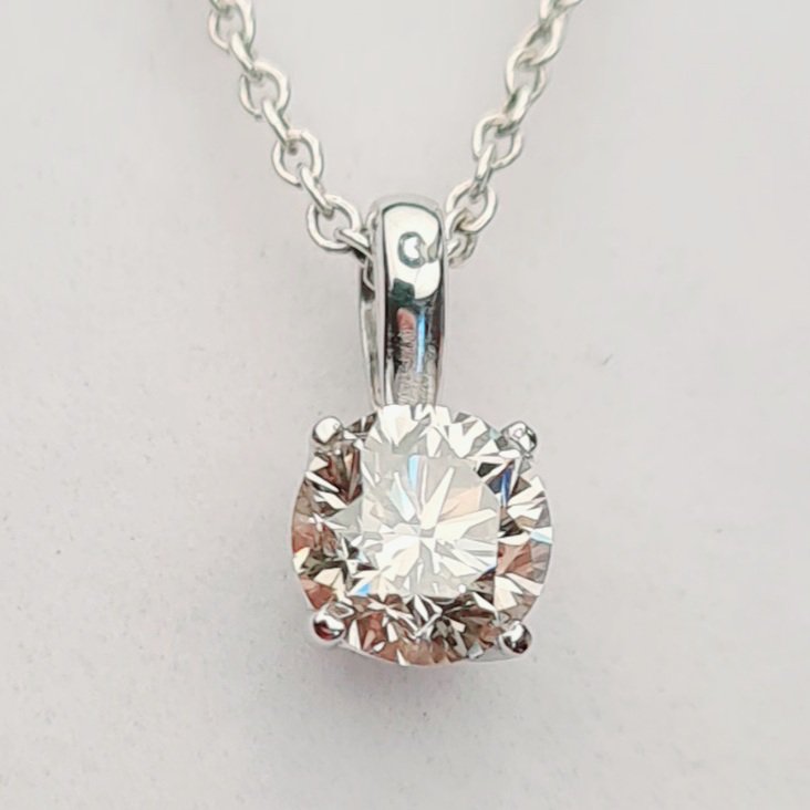 Кулон Deimantas VS1 M  0,5гр 0,67ct купить,NaN
