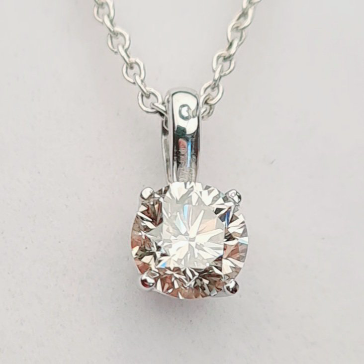 Кулон Deimantas VS1 M  0,5гр 0,67ct купить,NaN