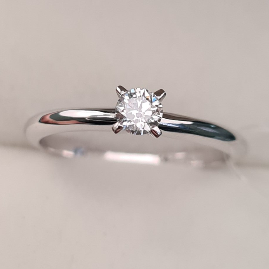 Кольцо Deimantas VS1 Н 16,5р 1,7гр 0,15ct купить,NaN