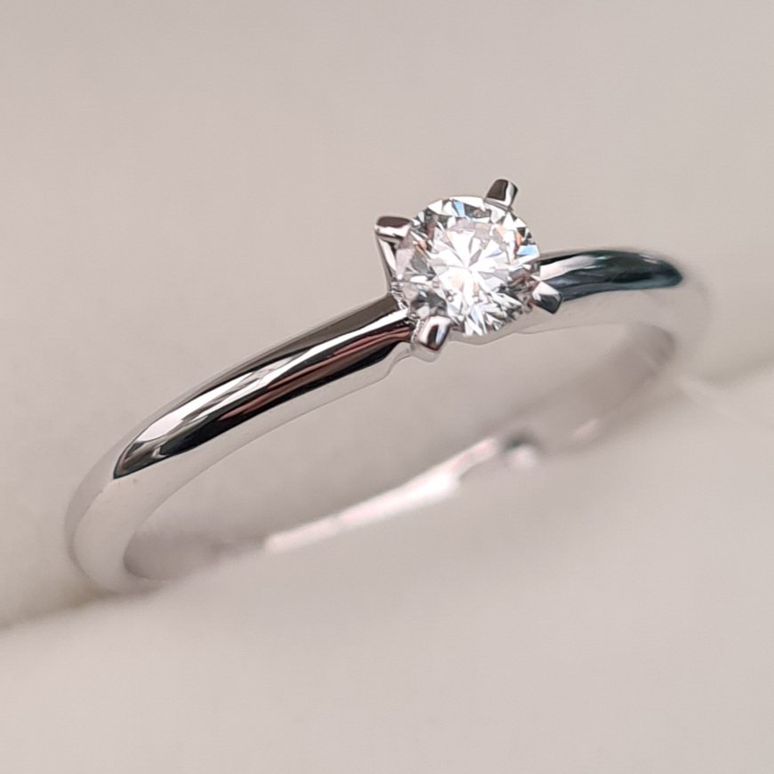 Кольцо Deimantas VS1 Н 16,5р 1,7гр 0,15ct купить,NaN