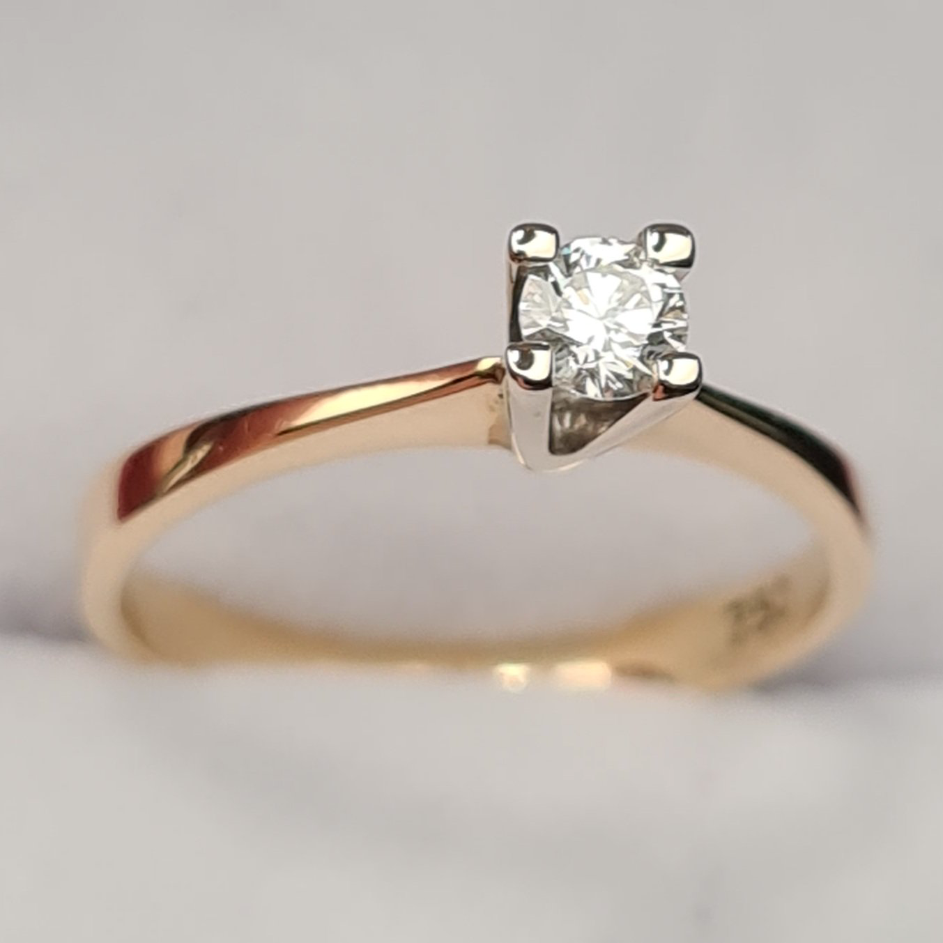 Кольцо Deimantas VVS2 Е 16р 2,1гр 0,15ct купить,NaN