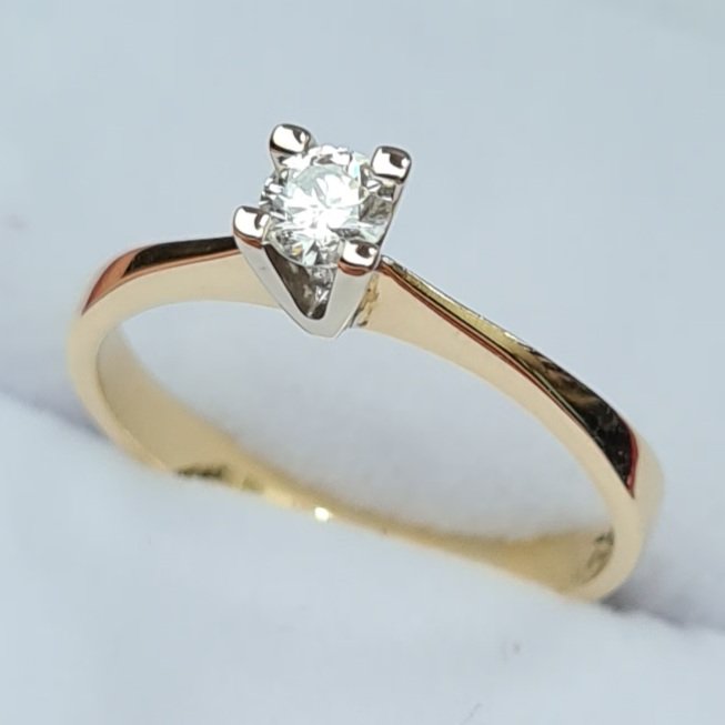 Кольцо Deimantas VVS2 Е 16р 2,1гр 0,15ct купить,NaN