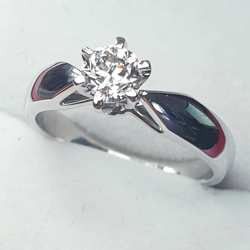 Кольцо Deimantas I1 J GIA 6332327020 17р 3,96гр 0,50ct купить,NaN