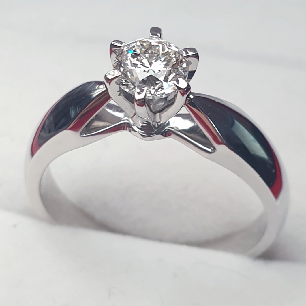 Кольцо Deimantas I1 J GIA 6332327020 17р 3,96гр 0,50ct купить,NaN