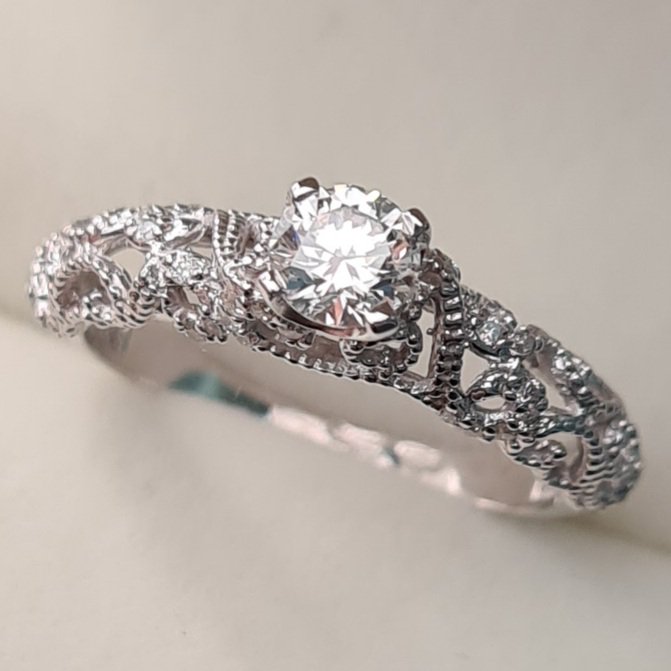 Кольцо Deimantas I1 К GIA 2336527271 16,5р 2,55гр 0,57ct купить,NaN