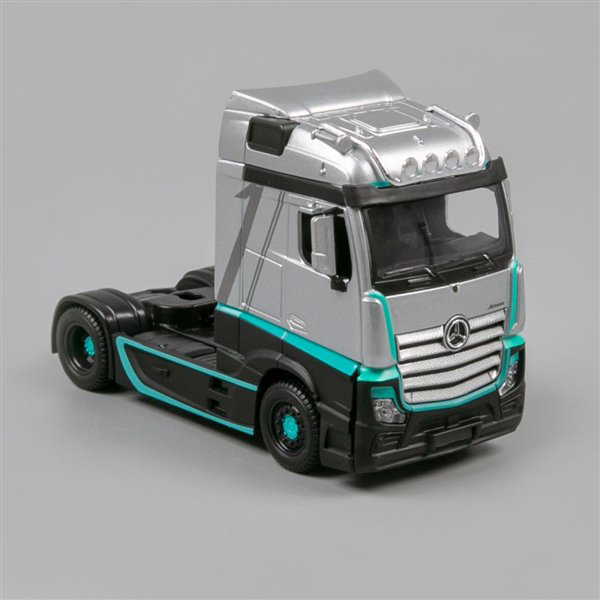 Модель автомобиля Bburago 1:43 Mercedes-Benz Actros Gigaspace купить,NaN