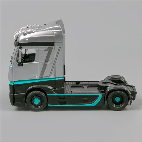 Модель автомобиля Bburago 1:43 Mercedes-Benz Actros Gigaspace купить,NaN
