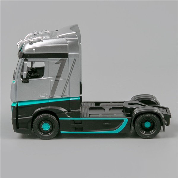 Модель автомобиля Bburago 1:43 Mercedes-Benz Actros Gigaspace купить,NaN
