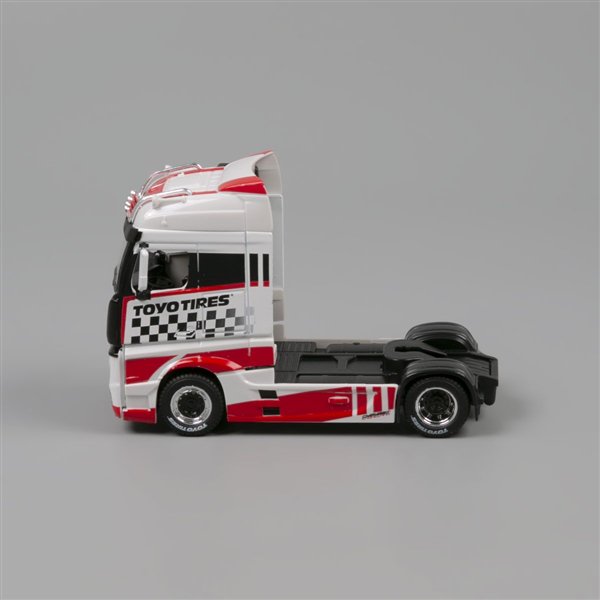 Модель автомобиля Bburago 1:43 Mercedes-Benz Actros Gigaspace 18-32201 купить,NaN