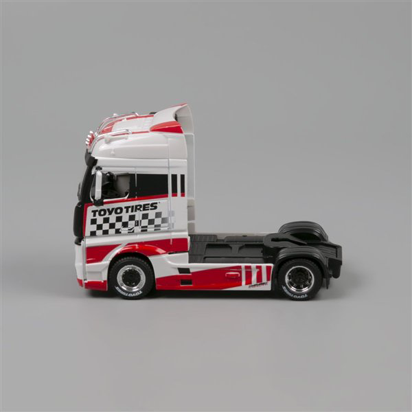 Модель автомобиля Bburago 1:43 Mercedes-Benz Actros Gigaspace 18-32201 купить,NaN
