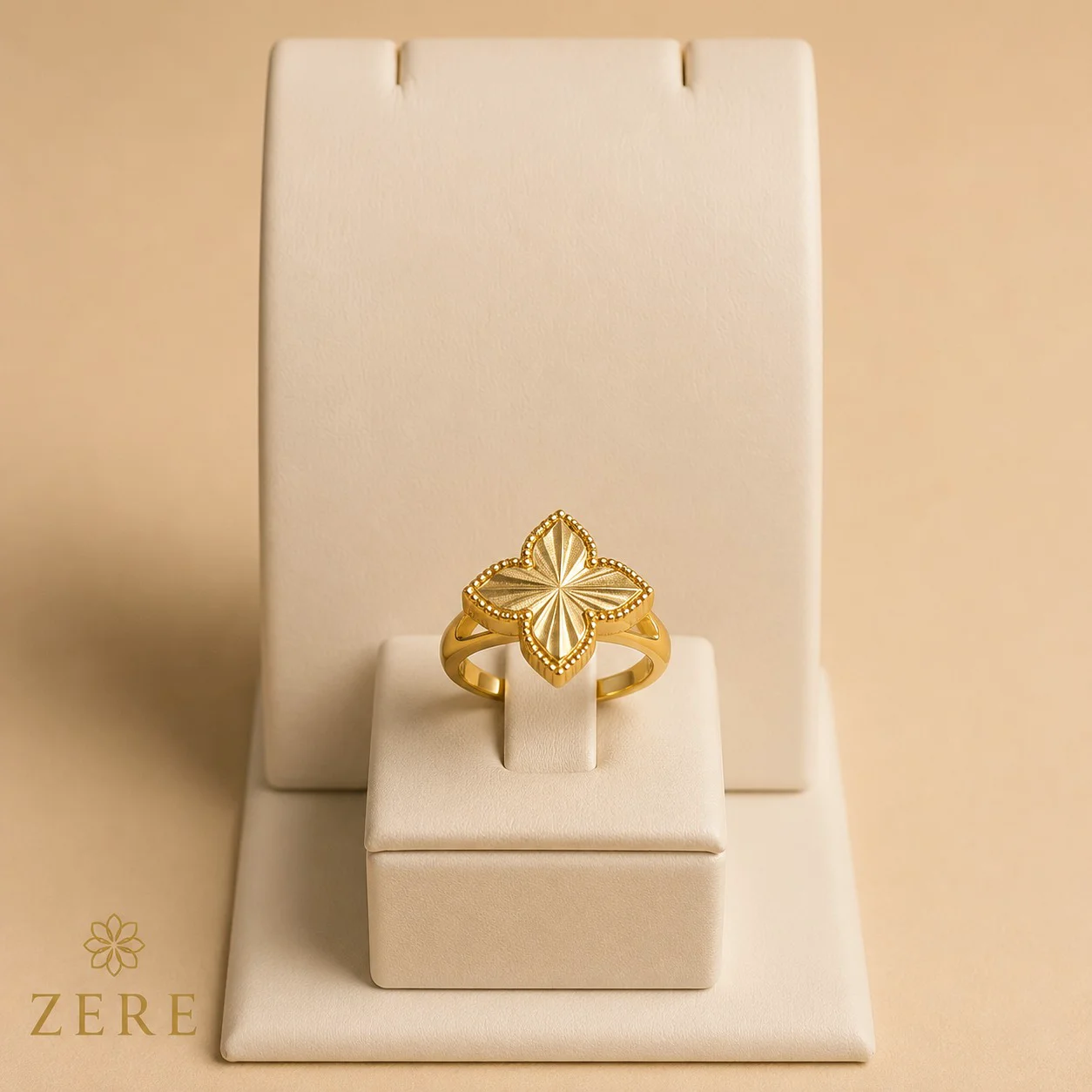 Кольцо Zere четырехлистник ZR260717 жёлтое золото 1.73гр 18.5р - ForteMarket Кольцо Zere четырехлистник ZR260717 жёлтое золото 1.73гр 18.5р купить,139090