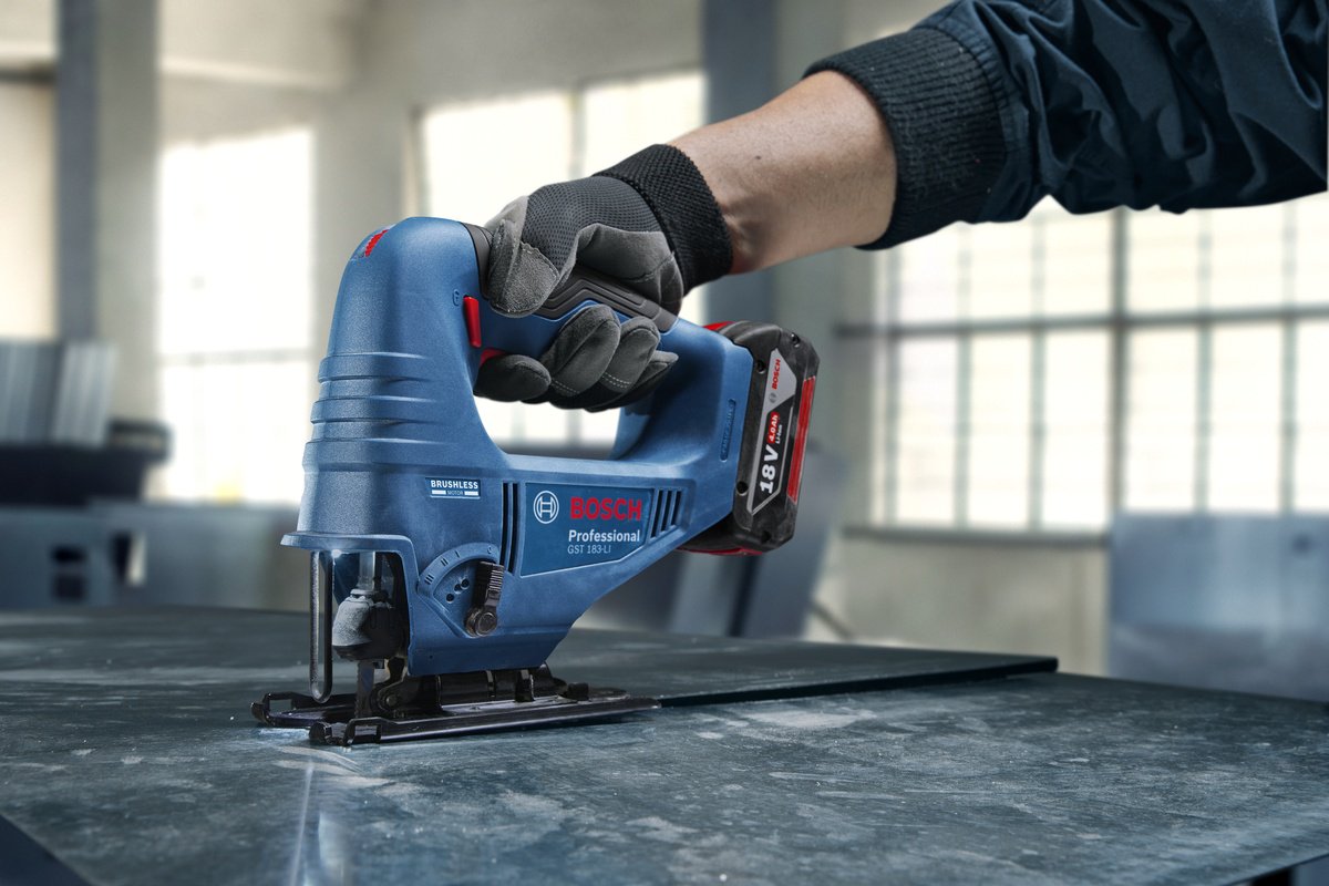 Электролобзик аккумуляторный Bosch Professional GST 183-LI, 06015B7022 - ForteMarket Электролобзик аккумуляторный Bosch Professional GST 183-LI, 06015B7022 купить,0
