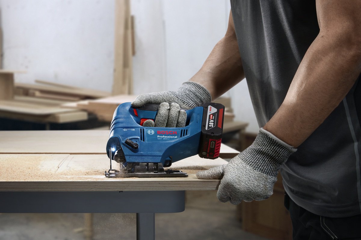 Электролобзик аккумуляторный Bosch Professional GST 183-LI, 06015B7022 - ForteMarket Электролобзик аккумуляторный Bosch Professional GST 183-LI, 06015B7022 купить,0
