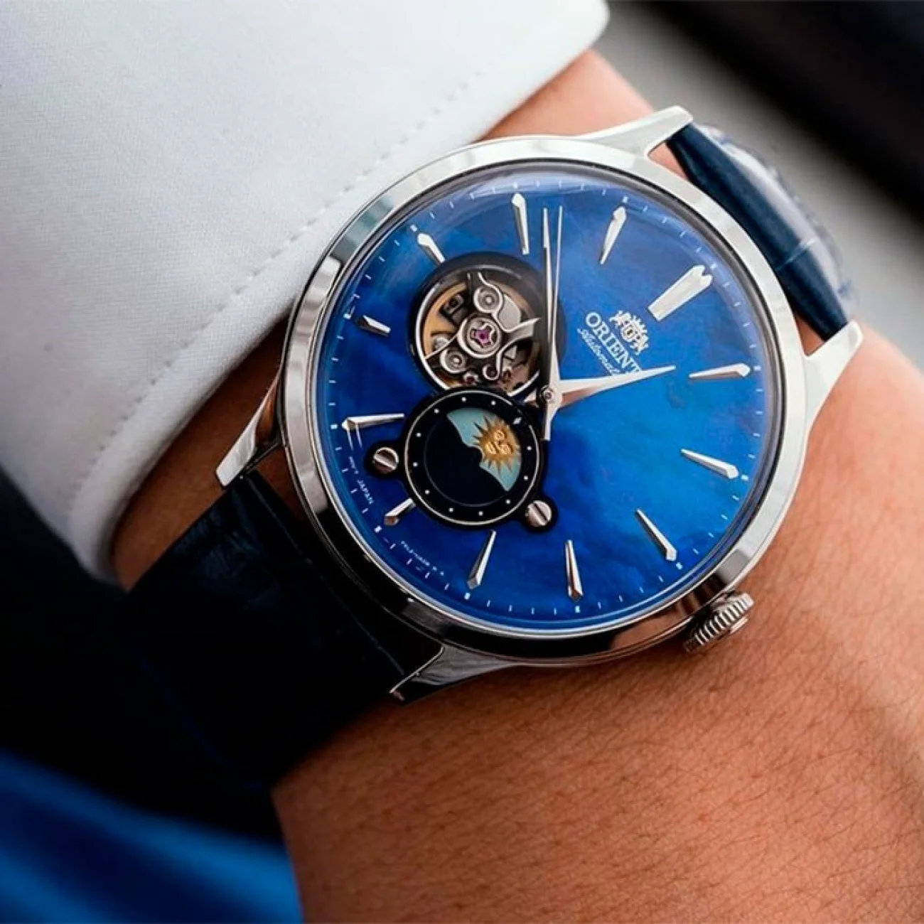 Часы механические Orient Classic RA-AS0103A30B