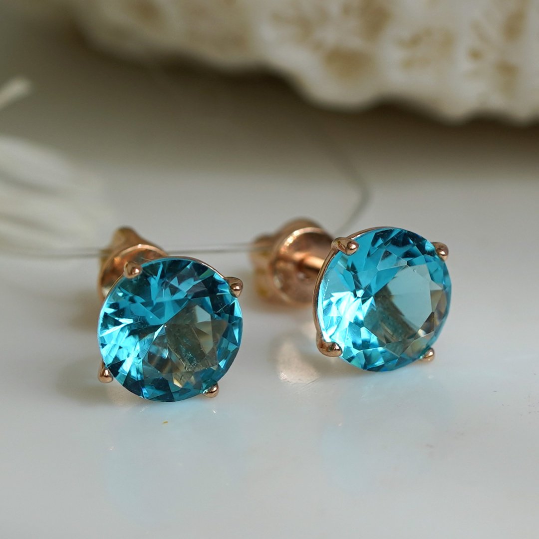Пусеты AQUAMARINE 46044101-гол-пус вес 2 г серебро, стекло купить,33858