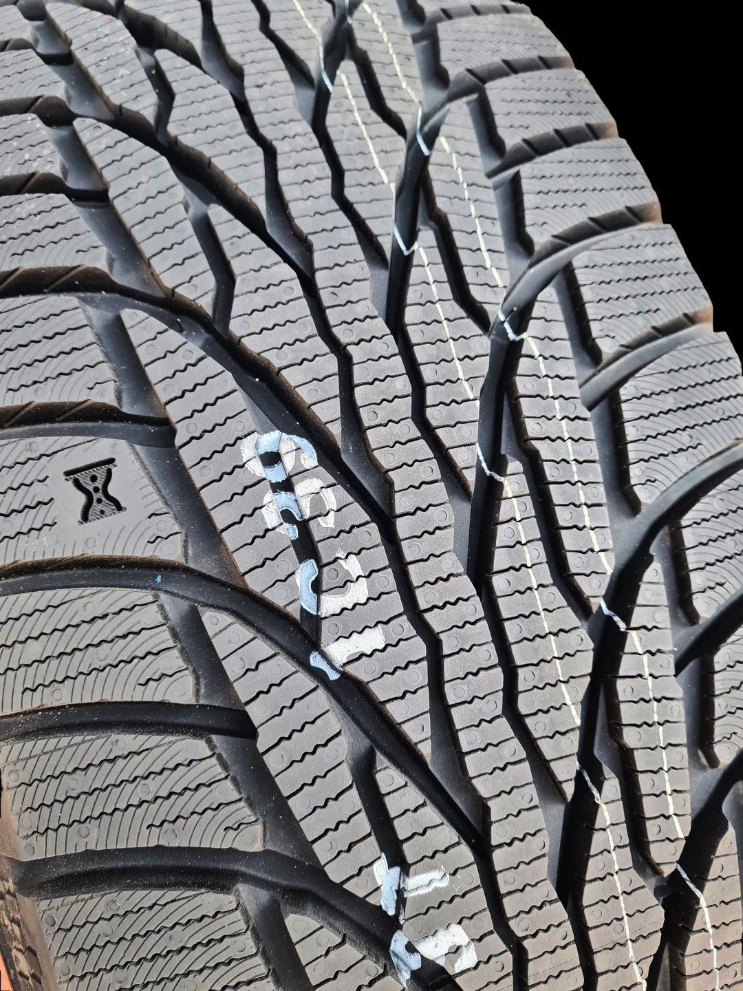 Kumho WS51 215/60 R17 100 T без шипов купить,NaN