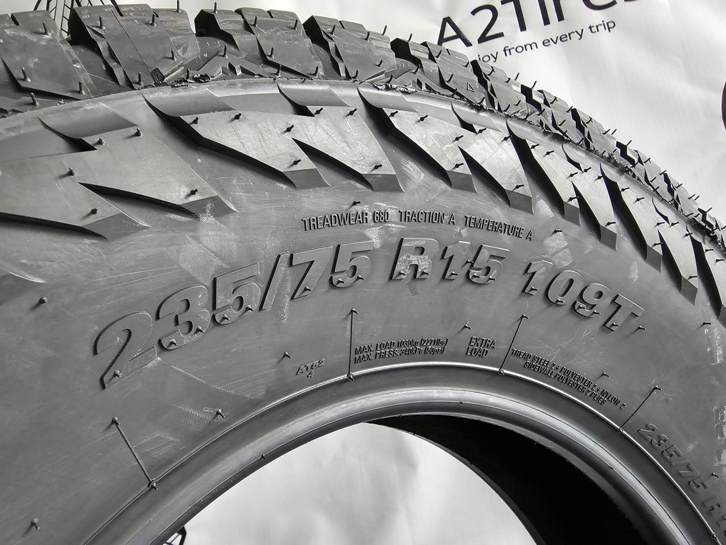 Kumho AT52 235/75 R15 109T купить,NaN